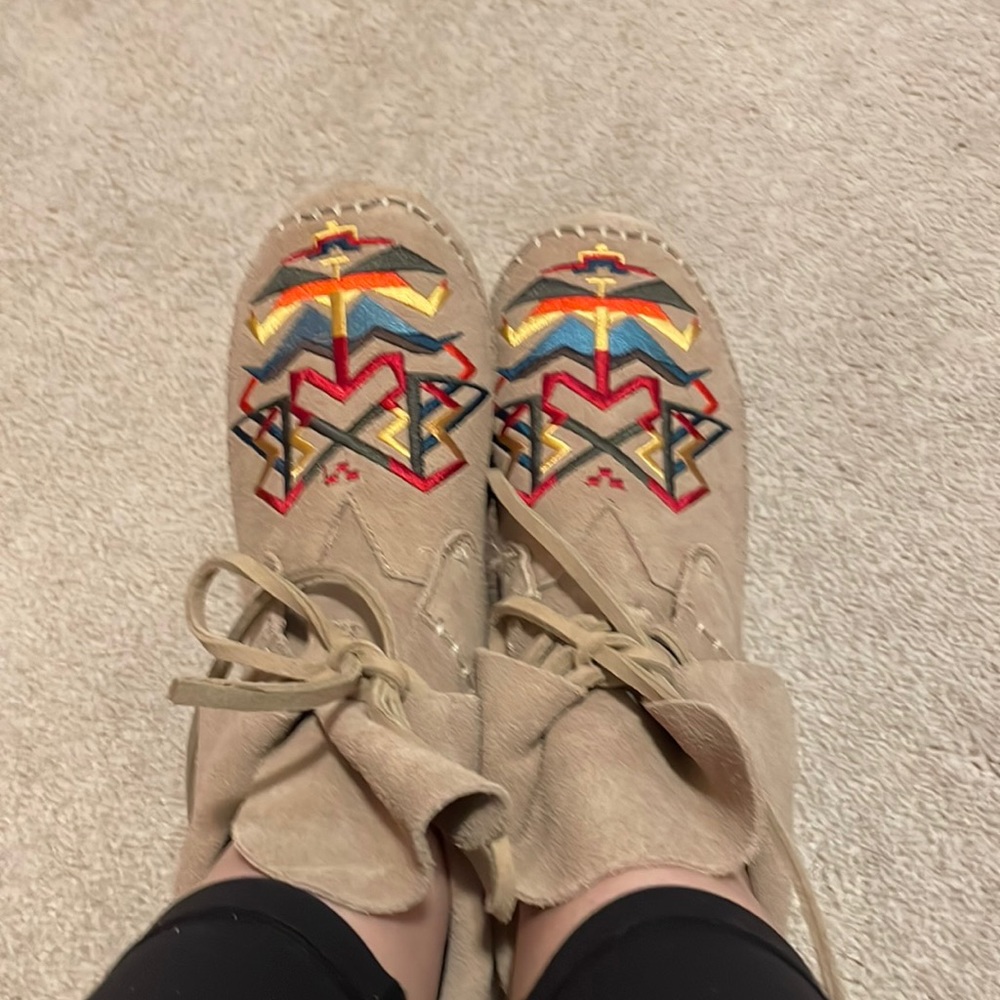 Brand new never worn Tom Native Boots